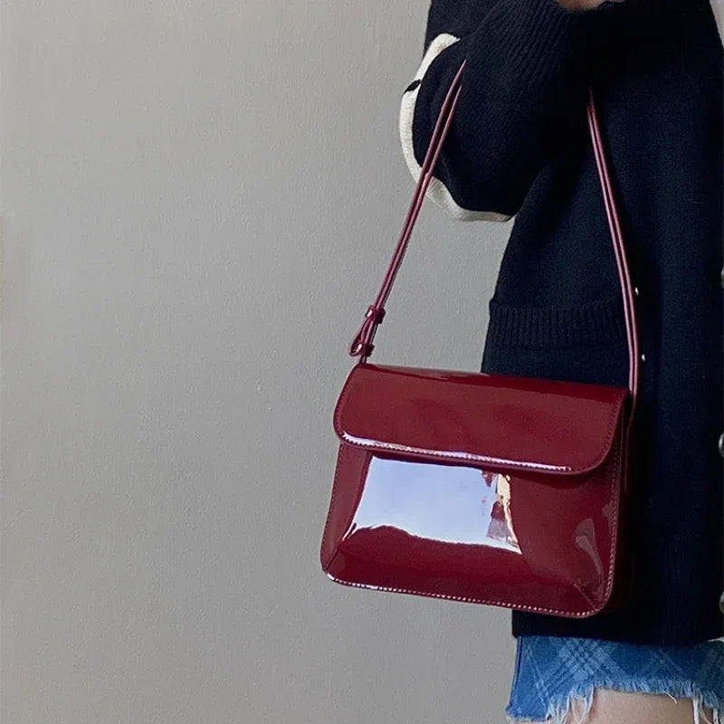Elegant and chic red shoulder bag-Elly Rose