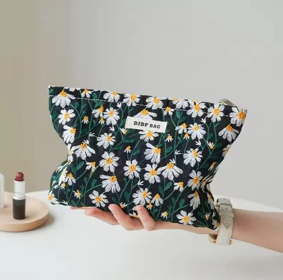 SmileyCase - Cheerful travel make-up case-Elly Rose