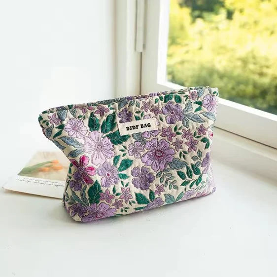 SmileyCase - Cheerful travel make-up case-Elly Rose