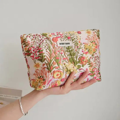 SmileyCase - Cheerful travel make-up case-Elly Rose