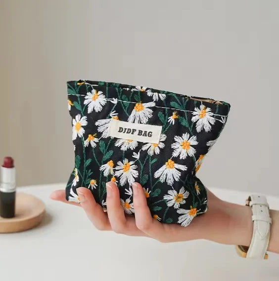 SmileyCase - Cheerful travel make-up case-Elly Rose